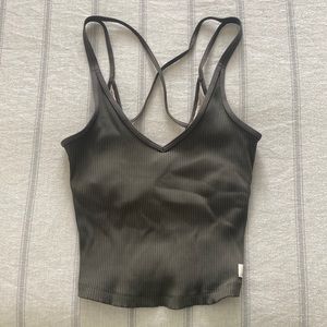 Vuori Crop Tank